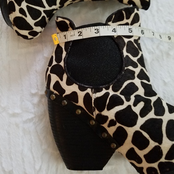 Irregular Choice Collagen Kiss Booties - Picture 4 of 8